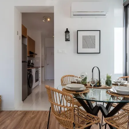 Moon Light 1-bedroom In *